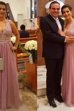 A-Line V-Neck Lace Mother of the Bride Dresses 702059