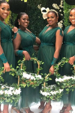 Long Green Tulle Lace V Neck Tea Length Bridesmaid Dresses with Long Sleeves 902315