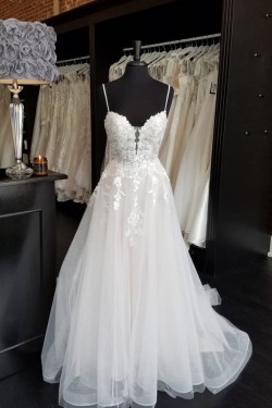 A-Line Lace Wedding Dresses Bridal Gowns 903194