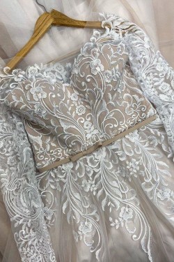 A-Line Long Sleeves Lace and Tulle Wedding Dresses Bridal Gowns 903269