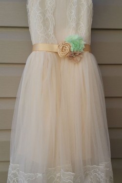 Knee Length Lace Flower Girl Dresses 905075