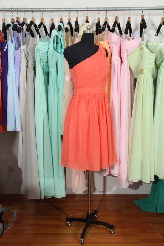A-Line One-Shoulder Short Chiffon Bridesmaid Dresses/Wedding Party Dresses BD010699
