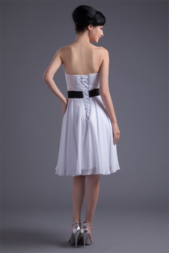 Knee-Length Strapless Sleeveless Chiffon Short White Bridesmaid Dresses 02010494