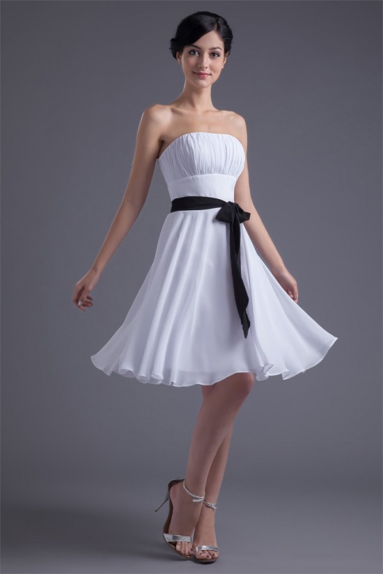 Knee-Length Strapless Sleeveless Chiffon Short White Bridesmaid Dresses 02010494