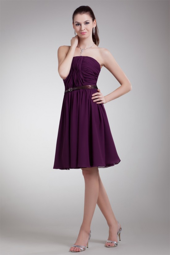Sleeveless Strapless Knee-Length Chiffon Short Purple Bridesmaid Dresses 02010532