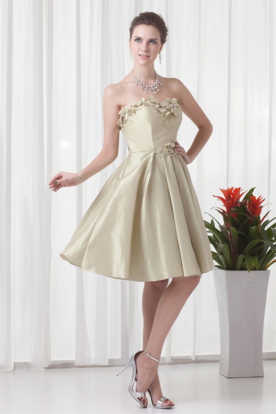 A-Line Strapless Sleeveless Taffeta Beading Knee-Length Bridesmaid Dresses 02010541