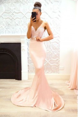Mermaid Lace V-Neck Long Bridesmaid Dresses 3010358