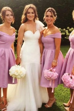 A-Line Off-the-Shoulder Knee Length Bridesmaid Dresses 3010459