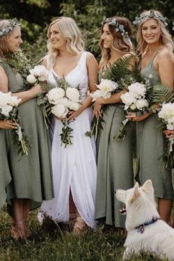 Simple V-Neck Bridesmaid Dresses 3010491