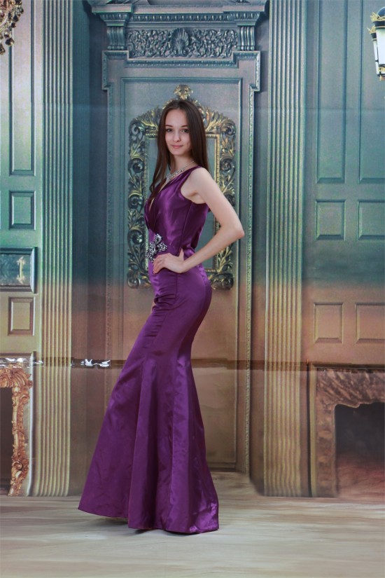 Satin V-Neck Crystal Flora Pin Brush Sweep Train Prom/Formal Evening Dresses 02020827 Satin V-Neck Crystal Flora Pin Brush Sweep Train Prom/Formal Evening Dresses 02020827