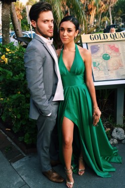 Halter Long Green V-Neck Prom Formal Evening Party Dresses 3021405
