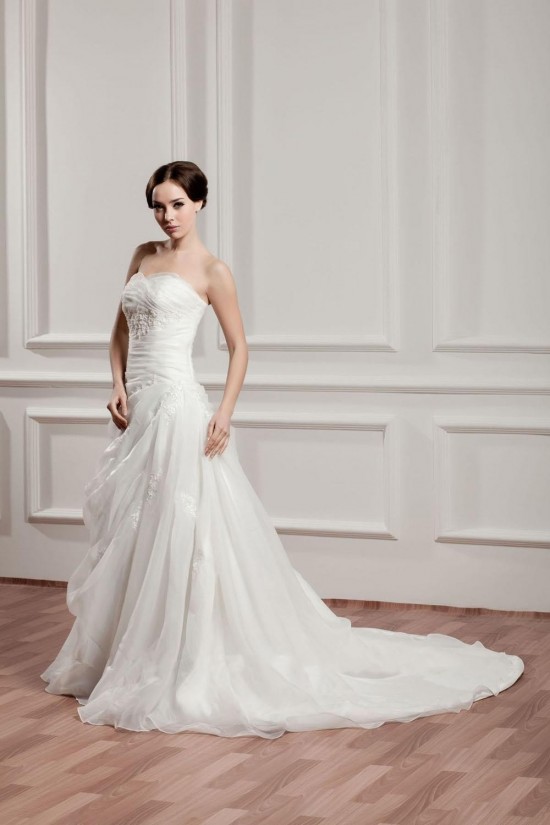 A-line Strapless Court Train Bridal Wedding Dress WD010230 A-line Strapless Court Train Bridal Wedding Dress WD010230