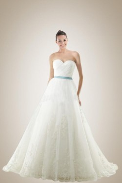 A-line Sweetheart Court Train Lace Bridal Gown WD010262