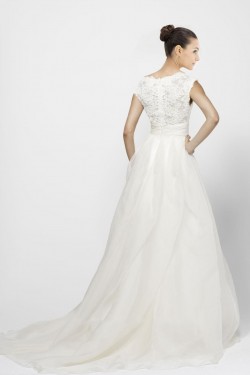 Elegant V-neck Court Train Lace Bridal Gown WD010269