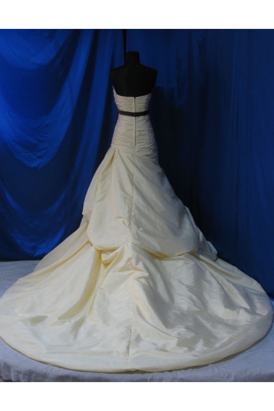 Classic Strapless Bridal Wedding Dresses WD010545