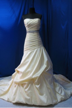 Classic Strapless Bridal Wedding Dresses WD010545