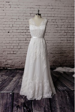 A-line V-neck Lace Bridal Wedding Dresses WD010683