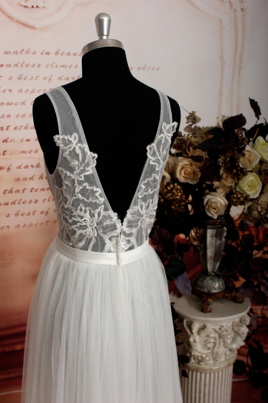 Elegant V-neck Bridal Gown Wedding Dress WD010721 Elegant V-neck Bridal Gown Wedding Dress WD010721