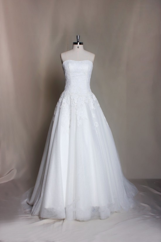 A-line Strapless Lace Bridal Gown Wedding Dress WD010726 A-line Strapless Lace Bridal Gown Wedding Dress WD010726