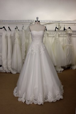 A-line Strapless Lace Bridal Gown Wedding Dress WD010729
