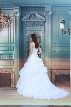 Amazing Ball Gown Straps Satin Sleeveless Beaded Wedding Dresses 2031106