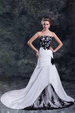 Beautiful A-Line Strapless Sleeveless Taffeta Lace Black White Wedding Dresses 2031128