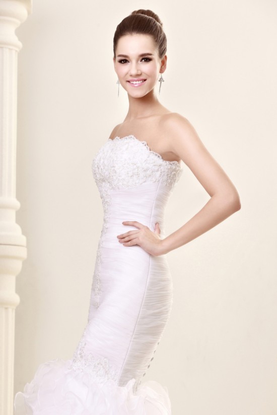 Trumpet/Mermaid Strapless Court Train Lace Wedding Dresses 2031445