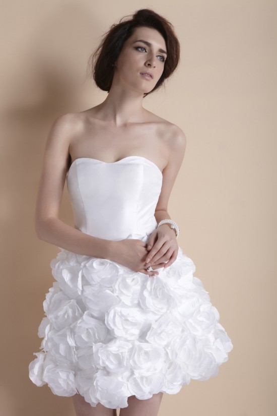 Short/Mini Strapless Handmade Flowers Reception Wedding Dresses 2031551