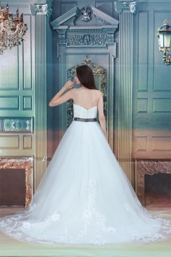 A-Line Sleeveless Satin Fine Netting Lace Sweetheart Wedding Dresses 2030542