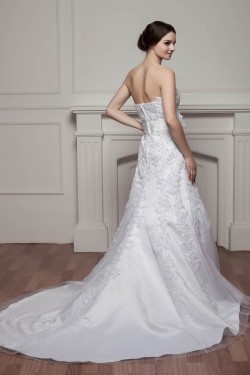 Fashionable Sleeveless A-Line Beaded Lace Strapless Wedding Dresses 2030706