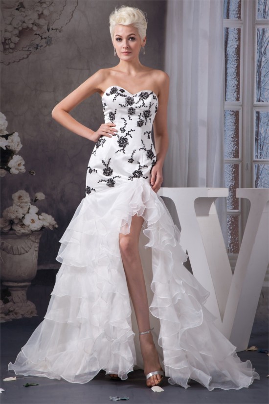 Sleeveless A-Line Sweetheart Satin Ruffles Wedding Dresses 2030915 Sleeveless A-Line Sweetheart Satin Ruffles Wedding Dresses 2030915
