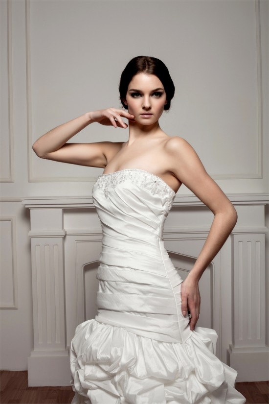 Strapless A-Line Sleeveless Satin Taffeta Beautiful Wedding Dresses 2030993 Strapless A-Line Sleeveless Satin Taffeta Beautiful Wedding Dresses 2030993