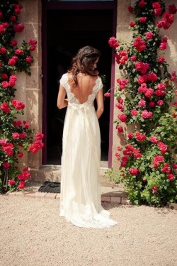 Empire Lace V-Neck Backless Wedding Dresses Bridal Gowns 3030133